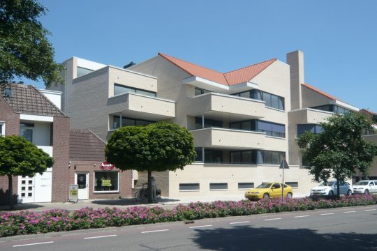 Appartementengebouwen De Poell en La Poste, Nederweert - La Poste straatbeeld - BEELEN CS architecten Eindhoven