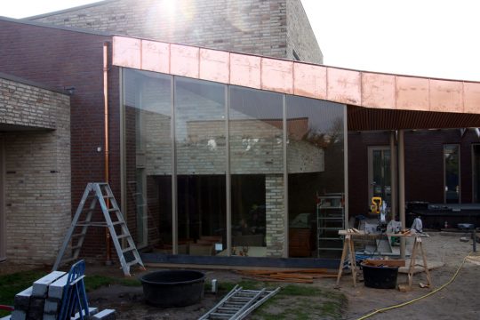 Bouw maatwerk terrasoverkapping Weert - bouwfoto 4 - BEELEN CS architecten Eindhoven