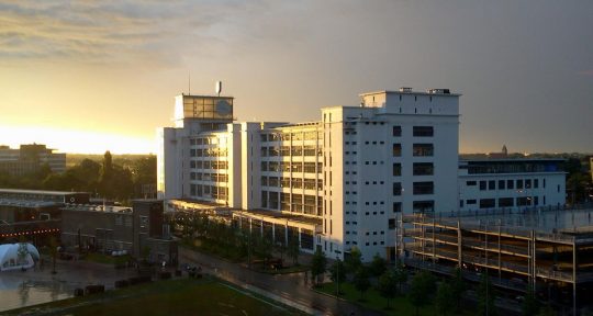 klokgebouw kleur - BEELEN CS architecten Eindhoven