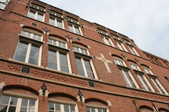 Herbestemming monumentaal schoolgebouw, Amsterdam - gevel - BEELEN CS architecten Eindhoven