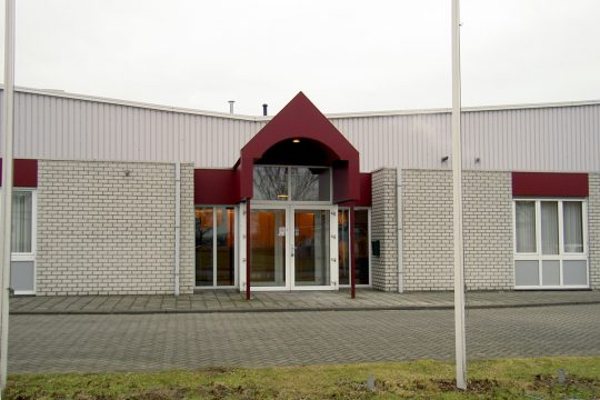 Uitbreiding kantoor en productiehal Eldra, Ittervoort - gevel oude situatie - BEELEN CS architecten Eindhoven