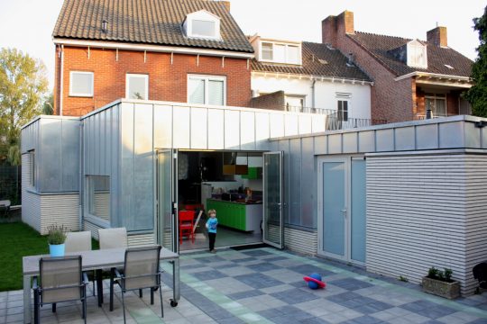 aanbouw en verbouwing woonhuis Helmerslaan Eindhoven achteraanzicht