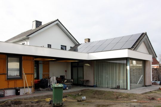 BEELEN CS architecten Eindhoven transformatie jaren 50 woning tot passief woning Nederweert achterzijde