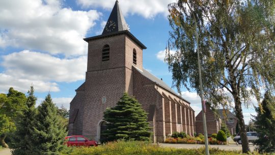 Herbestemming Bernadettekerk Landgraaf naar zorgwoningen bestaand entree - BEELEN CS architecten Eindhoven
