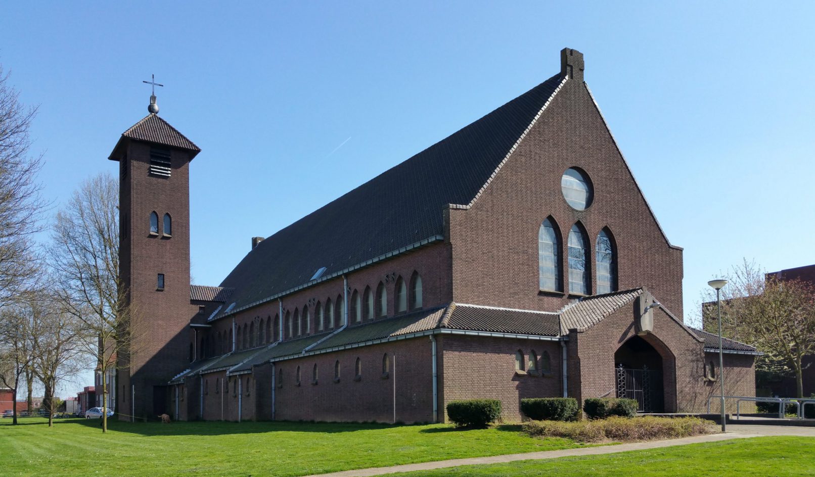 Herbestemming Theresiakerk te Landgraaf, exterieur, BEELEN CS architecten bv